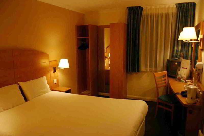 Campanile - Fenny Stratford 2* Милтон-Кейнс